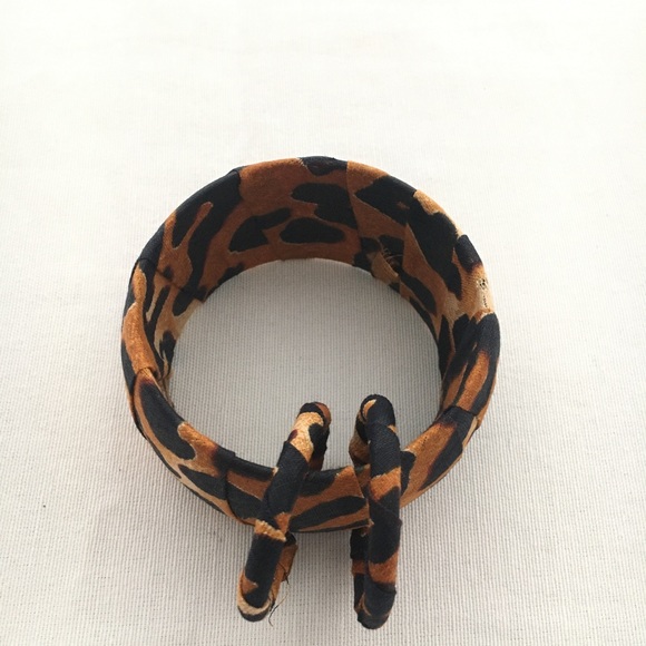 Animal Print Earring/Bracelet set - Picture 3 of 4